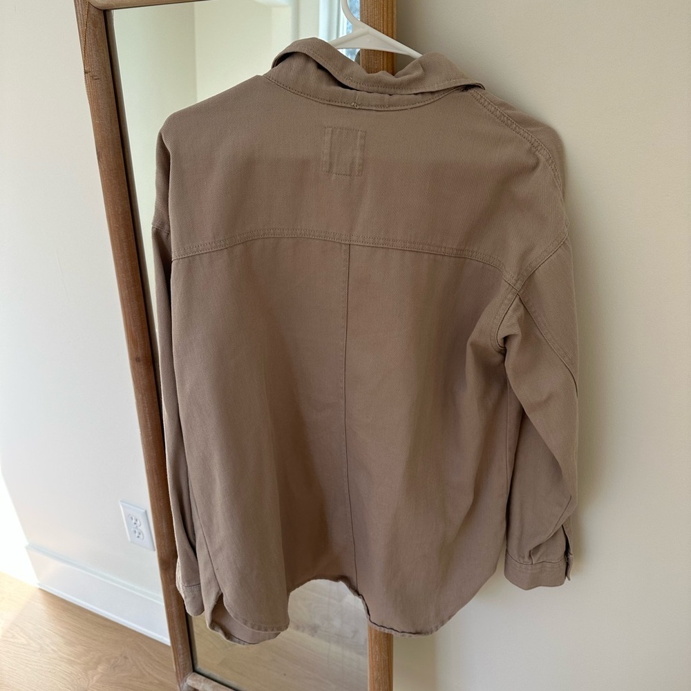 Thread and supply 100% cotton Women's button down - Picture 3 of 5